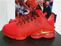 Nike LEBRON XIX 19 Low Light Crimson Mens UK 10 EUR 45 (DO9829 600)