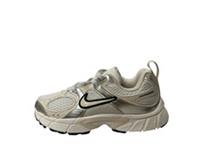 Nike V5 RNR JUNIORS Trainers UK 11.5 US 12C EU 29.5 REF 672-