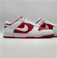 NIKE DUNK LOW UNIVERSITY RED BRAND NEW UK9