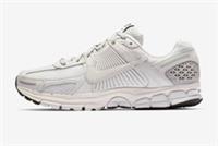 Nile zoom Vomero 5 Mens Activewear Gym Running Trainers Vast Grey Size. UK. 10