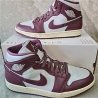 Nike Air Jordan 1 Mid Womens Girls Trainers Sneakers Size 8.5 UK RRP £140 New!!