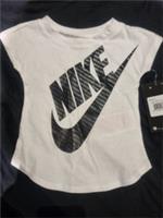Nike Graphic Air SWOOSH Junior TShirt Girls White Crew Neck Lightweight age 12M