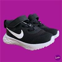 NIKE Babies' Revolution 6 Sneakers, Lace Up, Black/White, UK 1.5C/EU 17/US 2C