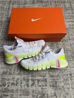 Size 4.5 - Nike Free Metcon 5 White Bright Crimson DV3950-104