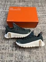 Size 2.5 - Nike Free Metcon 6 Vintage Green FJ7126-300