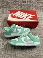 Size 3.5 - NIKE DUNK LOW "GREEN GLOW" DD1503-105