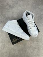 Nike Air Jordan 1 Mid (GS) | White/White-White | 554725-136