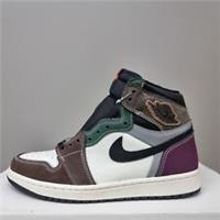 NIKE AIR JORDAN 1 RETRO HIGH OG "HAND CRAFTED" TRAINERS (DH3097 001)