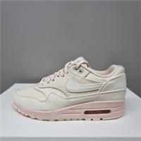 NIKE AIR MAX 1 "GUAVA ICE" REFLECTIVE TRAINERS VARIOUS SIZES (917691 801)