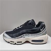 NIKE AIR MAX 95 TRAINERS VARIOUS SIZES (CT1935 001)