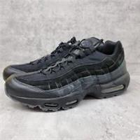 Nike Air Max 95 Essential (2017) Black/Black-Anthracite Trainers (749766 031)