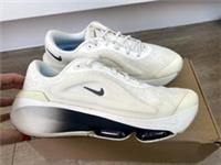 NEW NIKE VERSAIR COCONUT MILK IRON GREY SAIL TRAINERS, UK 7/41