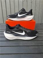 Nike Air Zoom Pegasus 41 (GS) Black White Trainers Shoes Size 6 (UK) 40 (EUR)