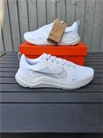 Nike Downshifter 12 White Metallic Silver Running Trainers Size 7.5 (UK) RRP &pound;65