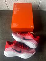 Nike GT Hustle Academy White/University Red - Size UK3.5 - Missing Lid