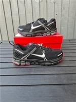 Nike Zoom Vomero 5 (GS) Black Pink Blast Trainers Shoes Size 5.5 (UK) RRP &pound;100