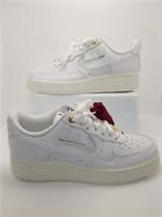 Nike Air Force 1 07 PRM White Burgundy Trainers Unisex Size 6 (UK) RRP &pound;125