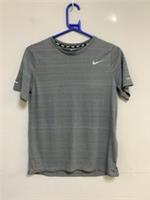 Boys Nike Dri-Fit Grey Short Sleeve T Shirt LARGE BNWT