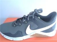 Nike Legend Essential 2 trainer's shoes CQ9356 016 uk 7 eu 41 us 8 NEW+BOX