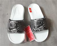 BNWT SIZE 3.5 NIKE WOMANS GIRLS SLIDERS VICTORI ONE SLIDE EUR 36.5
