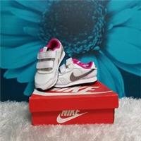 Nike MD Valiant Trainers in White/Black/Pink, Size UK 10 EU 27.5 US 10.5