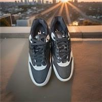 Unique Brand New Nike By You Trainers Size7.5 Grey / Black With Lilac Bubble