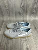 Boys Nike SB Check Grey Trainers UK Size 6 Used