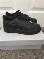 NIKE AIR FORCE 1 BLACK TRAINERS SIZE UK 3 YOUTH NEW