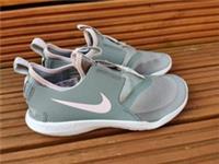 Nike Flex Runner girls sport slip on trainers, size 12 UK / 30 EU New