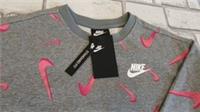 NIKE BNWT Older Kids/Girls Boxy Logo All Over Pink/Grey Sweatshirt UK 6-8 CG M25
