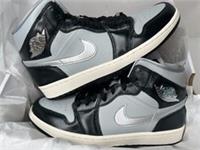 NIKE AIR JORDAN 1 MID SE TRAINERS UK SIZE 7.5 EUR 42 SILVER FB9892-002 BOOT