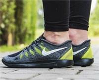 Nike Free 5.0 Glow GS (Sz UK 4) - 685695 001