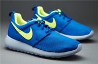 Nike Rosherun GS Various Sizes available - 599728 407