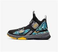 Nike Lebron Solider XIII Flyease GS Various Sizes available - CJ1317 070