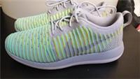 NIKE WOMENS ROSHE TWO FLYKNIT Size: UK 5 US 7.5 EUR 38.5 New Without Tags