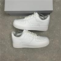 NIKE AIR FORCE 1 - WHITE