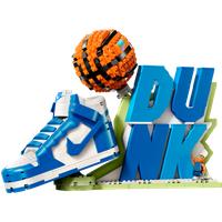 Nike Dunk x LEGO Set Sneaker-Building Kit with Exclusive Minifigure - Blue