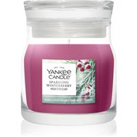 Yankee Candle Sparkling Winterberry scented candle Signature 110 g