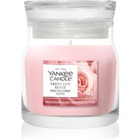 Yankee Candle Fresh Cut Roses scented candle Signature 110 g