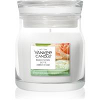 Yankee Candle Blooming Love scented candle Signature 110 g