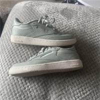 Size 3.5 Reebok Workout Low Trainers