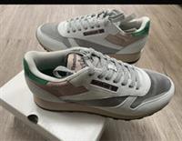 REEBOK LEATHER ICE FLOW GREEN SNEAKERS -UK 9