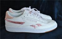 White pink leather lace up women low cut trainers size 7 (40.5) Reebok Club C 85