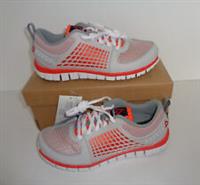 Reebok New Boys Girls Junior Trainers Running Casual Shoes RRP £45 UK Size 2.5