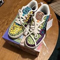 Reebok Flintstones / Jetstones Resonator Low UK 6.5, Eur 40