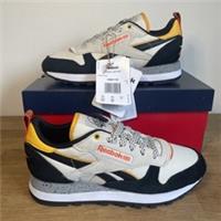 Reebok Unisex Classis Leather UK 2.5 Beige / Black