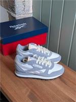 Reebok Classic leather unisex kids trainers Size 2.5( EU 34). Brand New