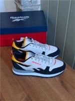 Reebok Classic leather unisex trainers size 2.5( EU 34). Brand New