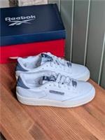 Reebok Club C85 boys trainers size 2.5( EU 34). Brand New
