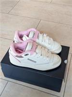 Reebok Club C bulc unisex trainers size 3.5( EU 35). Brand New